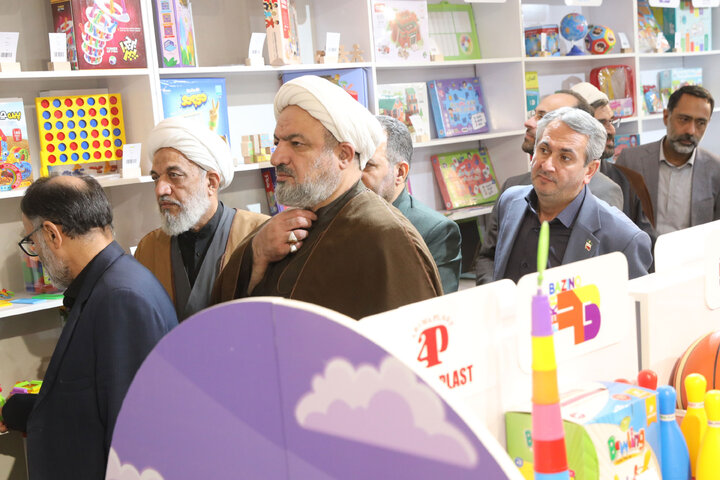 بازدید اعضای کمیسیون فرهنگی از مجموعه کارستان بهارستان حوزه هنری