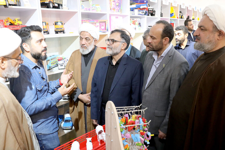 بازدید اعضای کمیسیون فرهنگی از مجموعه کارستان بهارستان حوزه هنری