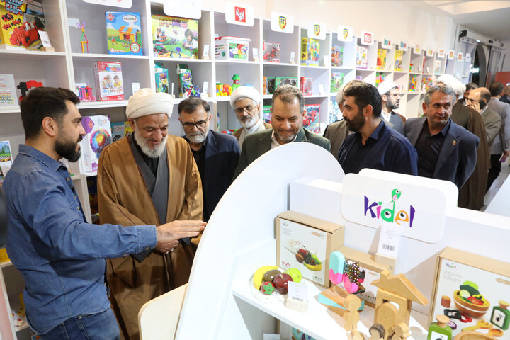 بازدید اعضای کمیسیون فرهنگی از مجموعه کارستان بهارستان حوزه هنری