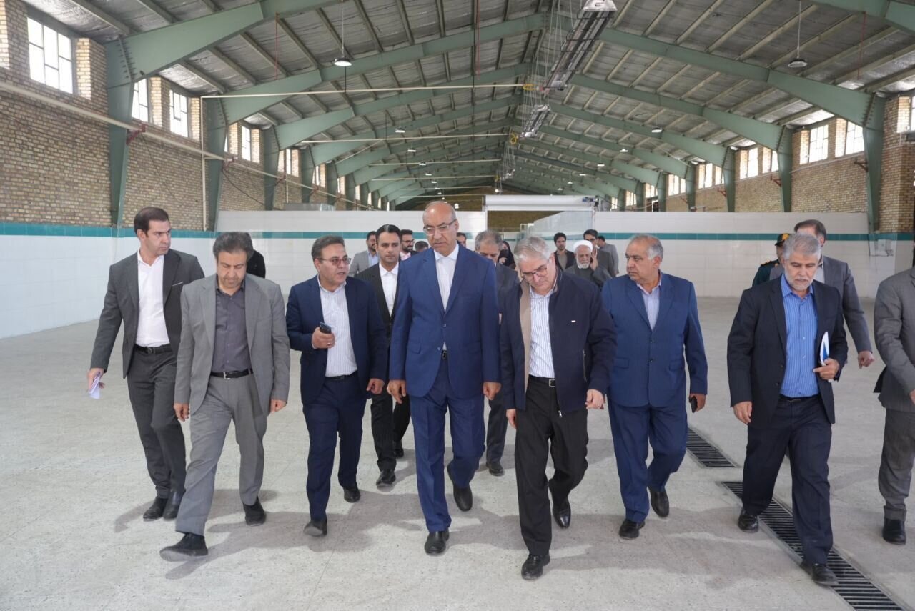 پیگیری عملیاتی احمدی برای رونق تولیدی شوینده و بطری پلاستیکی هرسین