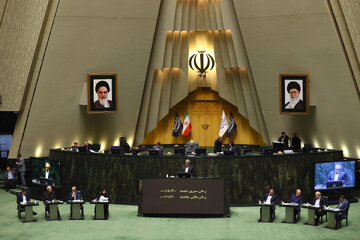 در صحن؛ عملکرد یک‌ساله برنامه هفتم روی میز بهارستان