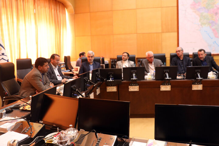 نشست  نماینده چناران، طرقبه و شاندیز با دامداران