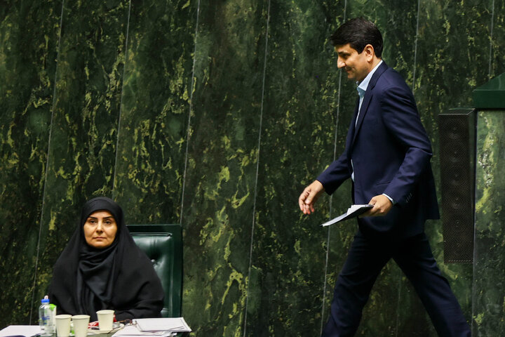 جلسه علنی نوبت صبح مجلس (بررسی اجرای برنامه هفتم در سال اول)