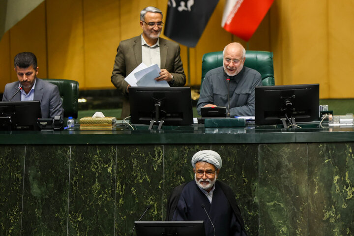 جلسه علنی نوبت صبح مجلس (بررسی اجرای برنامه هفتم در سال اول)