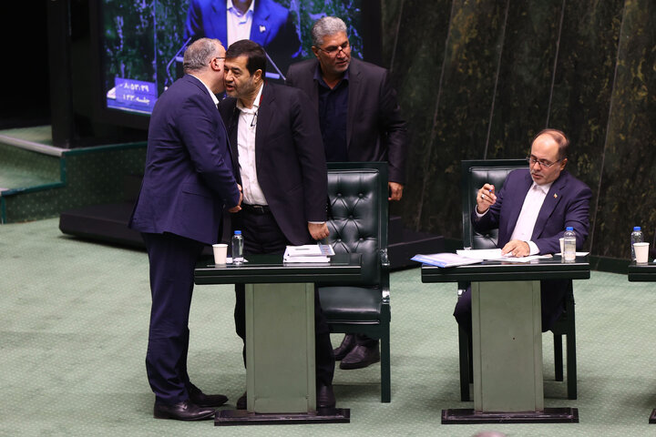 جلسه علنی مجلس شورای اسلامی نوبت صبح روز دوم (بررسی اجرای برنامه هفتم در سال اول)