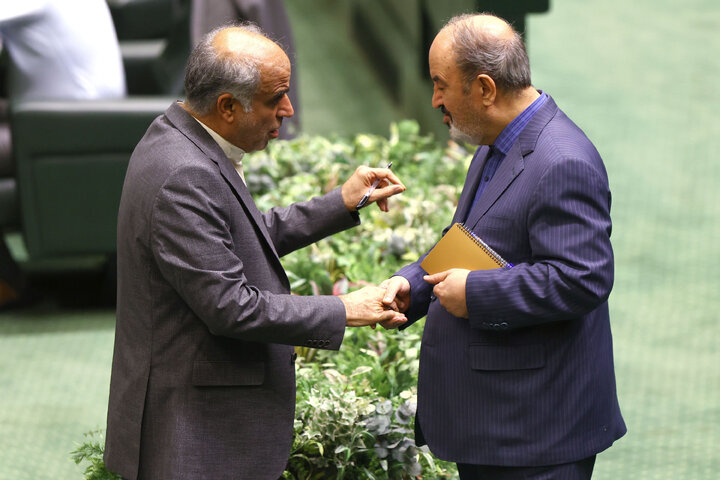 جلسه علنی مجلس شورای اسلامی نوبت صبح روز دوم (بررسی اجرای برنامه هفتم در سال اول)