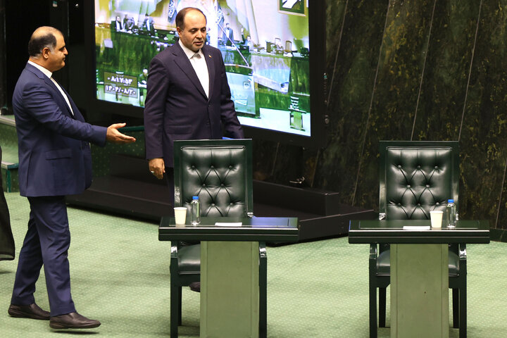 جلسه علنی مجلس شورای اسلامی نوبت صبح روز دوم (بررسی اجرای برنامه هفتم در سال اول)