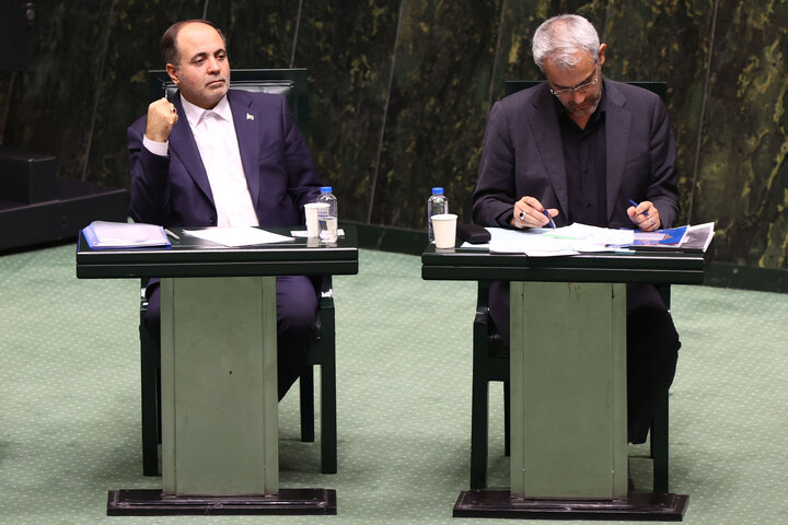 جلسه علنی مجلس شورای اسلامی نوبت صبح روز دوم (بررسی اجرای برنامه هفتم در سال اول)