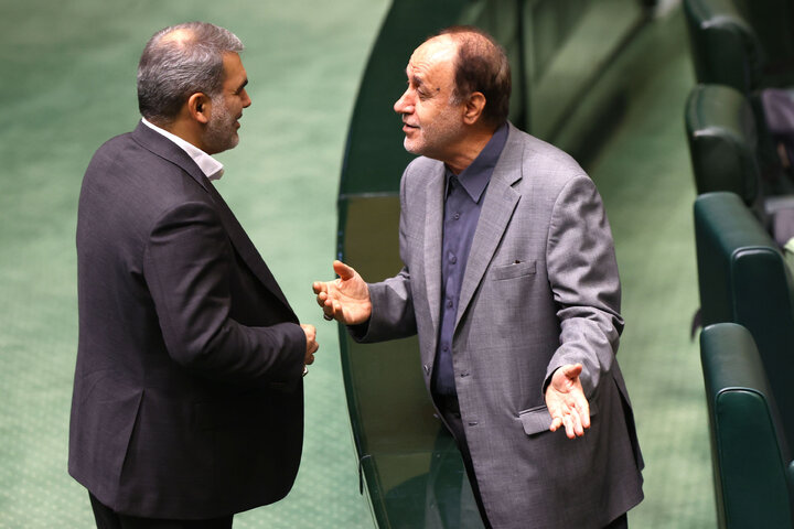 جلسه علنی مجلس شورای اسلامی نوبت صبح روز دوم (بررسی اجرای برنامه هفتم در سال اول)