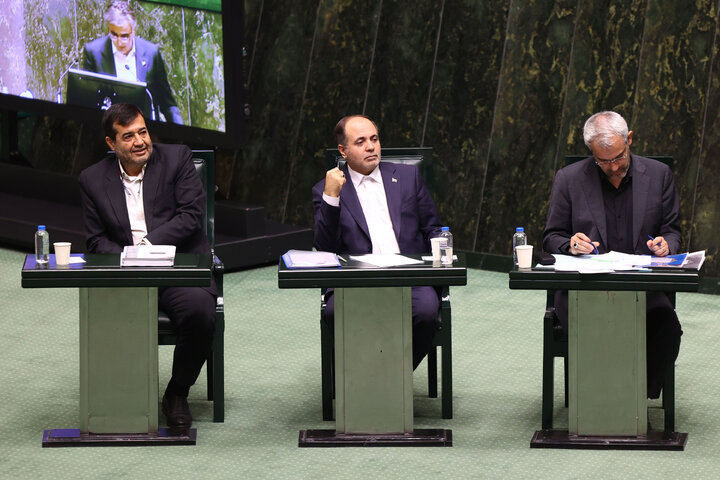 جلسه علنی مجلس شورای اسلامی نوبت صبح روز دوم (بررسی اجرای برنامه هفتم در سال اول)