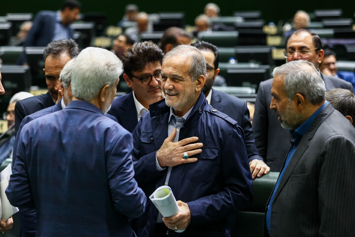 بررسی اجرای برنامه هفتم در صحن علنی مجلس با حضور رئیس جمهور