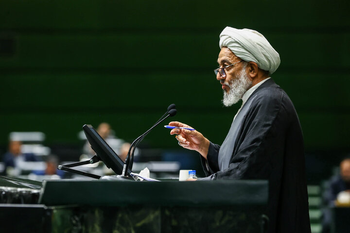 بررسی اجرای برنامه هفتم در صحن علنی مجلس با حضور رئیس جمهور