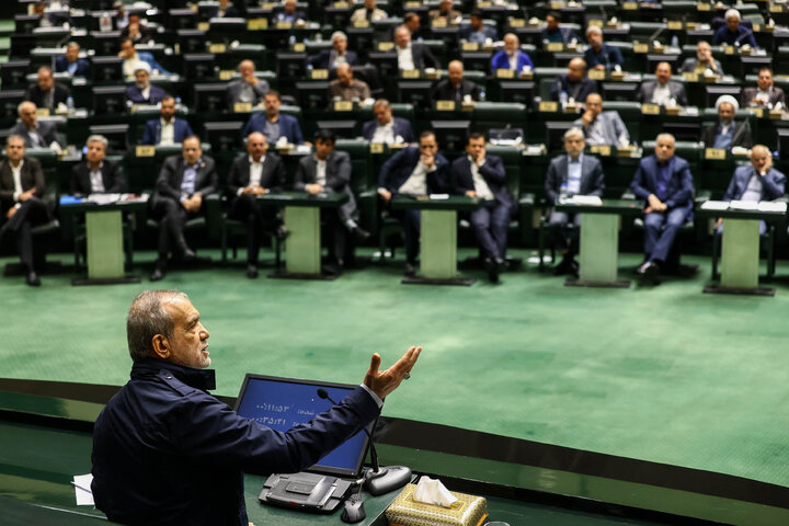 بررسی اجرای برنامه هفتم در صحن علنی مجلس با حضور رئیس جمهور