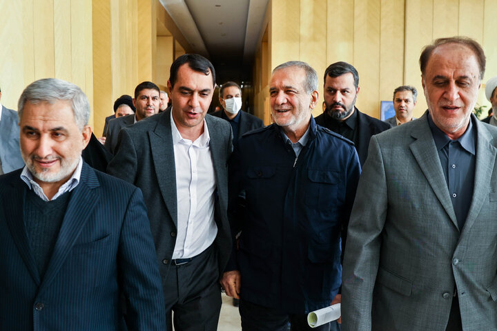 بررسی اجرای برنامه هفتم در صحن علنی مجلس با حضور رئیس جمهور