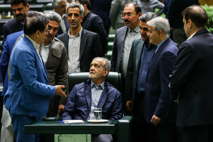 بررسی اجرای برنامه هفتم در صحن علنی مجلس با حضور رئیس جمهور