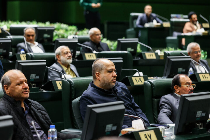 بررسی اجرای برنامه هفتم در صحن علنی مجلس با حضور رئیس جمهور