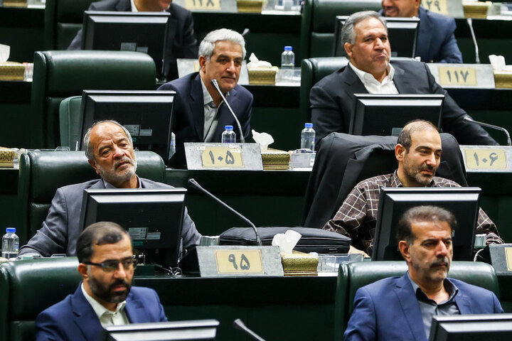 بررسی اجرای برنامه هفتم در صحن علنی مجلس با حضور رئیس جمهور