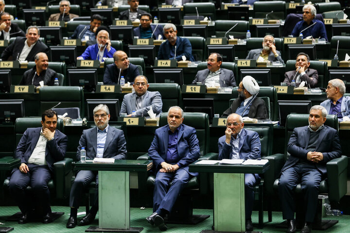 بررسی اجرای برنامه هفتم در صحن علنی مجلس با حضور رئیس جمهور