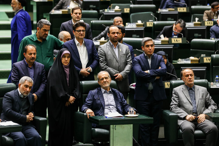 بررسی اجرای برنامه هفتم در صحن علنی مجلس با حضور رئیس جمهور