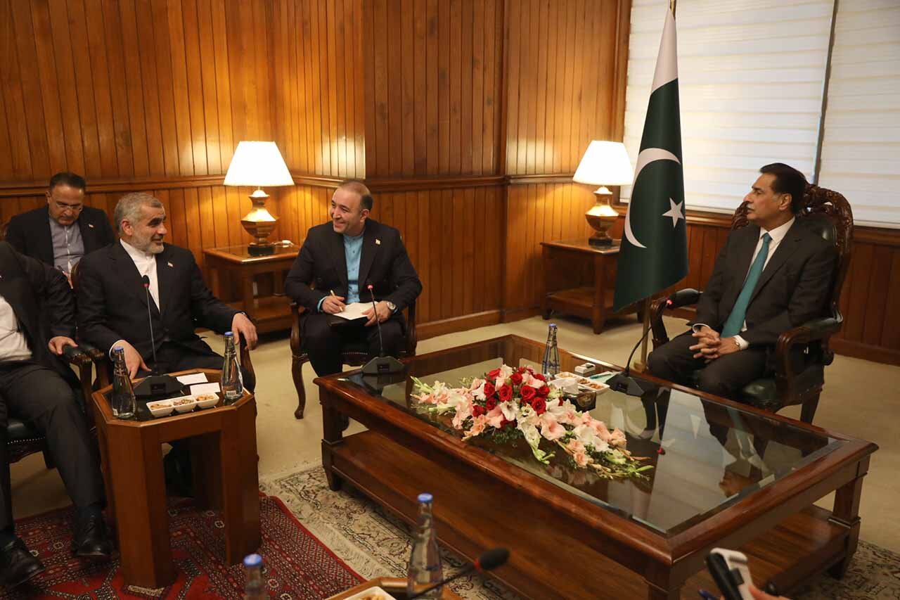 پشتیبانی دولت پاکستان در جنگ ۱۲ روزه  از حافظه ملت ایران پاک نمی شود/ ایاز صادق: پیروزی جمهوری اسلامی ایران بر رژیم صهیونیستی باعث شادی مردم پاکستان شد