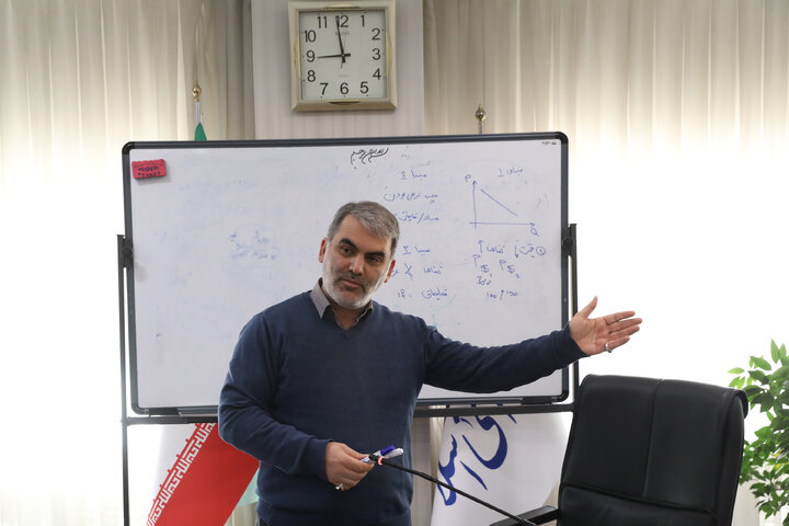 نشست قرارگاه فکری اقتصادی مجلس شورای اسلامی