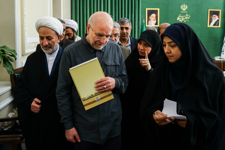 دیدار مجمع نمایندگان استان اصفهان با دکتر قالیباف