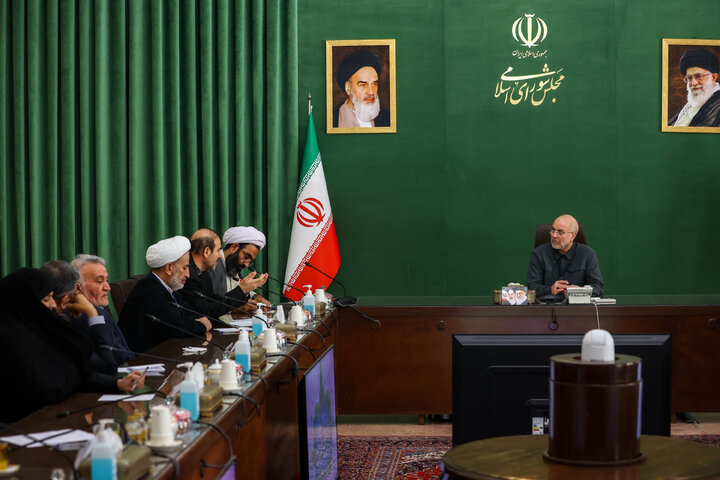 دیدار مجمع نمایندگان استان اصفهان با دکتر قالیباف