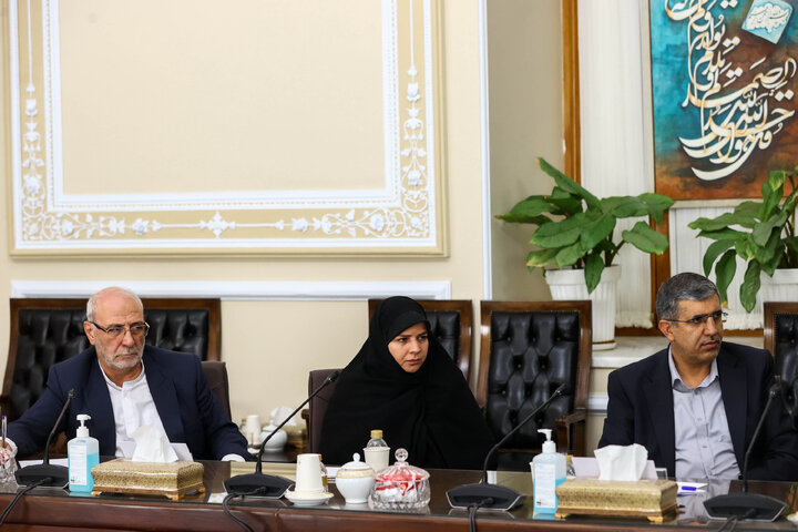 دیدار مجمع نمایندگان استان اصفهان با دکتر قالیباف