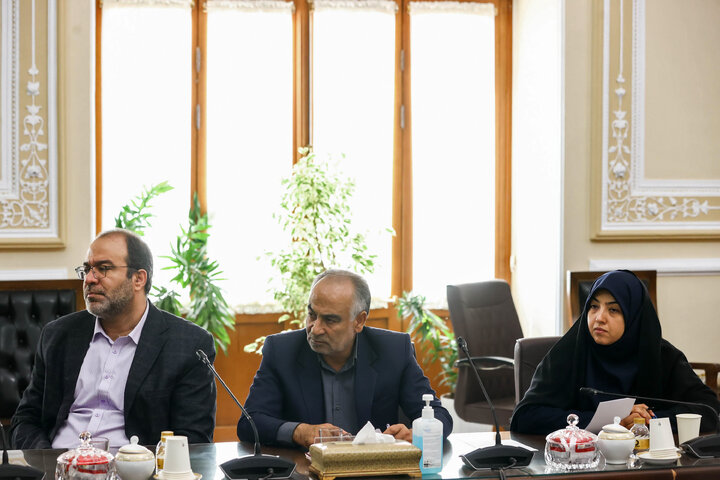 دیدار مجمع نمایندگان استان اصفهان با دکتر قالیباف