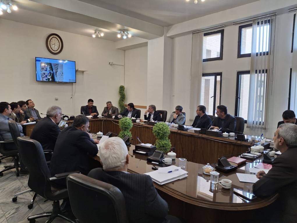 نشست چند جانبه پیگیری مطالبه روستاها و کشاورزان اصفهان با حضور مقتدایی