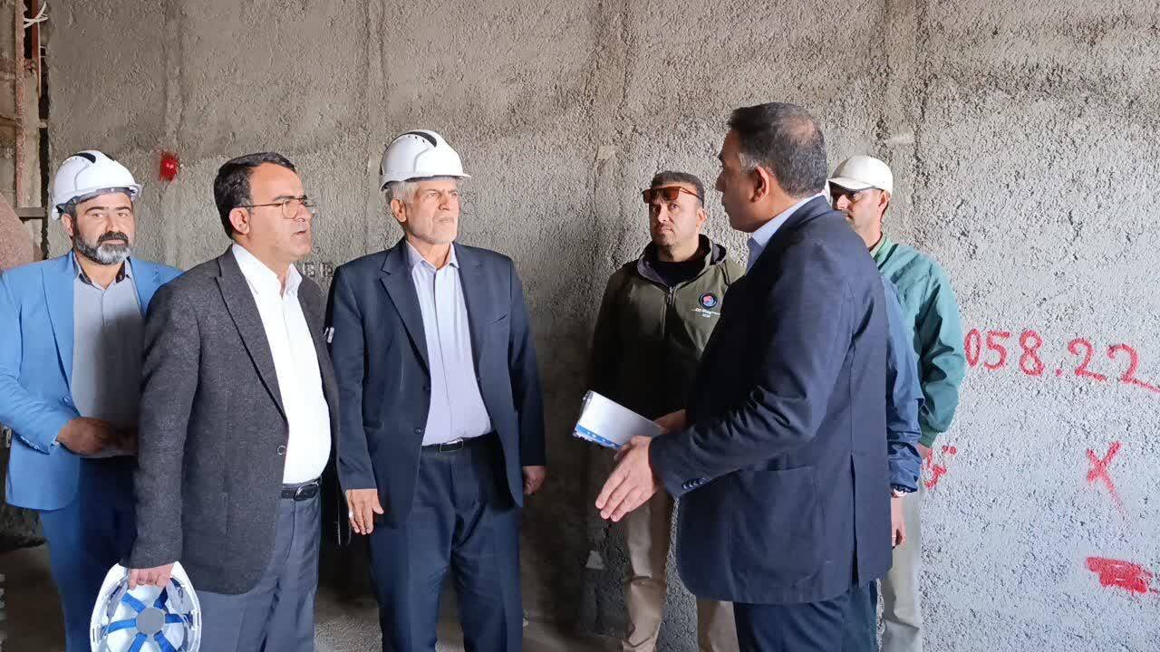 بازدید بشیری از فاز دوم بیمارستان ۱۲۹ تختخوابی زعیم در شریفآباد/ضرورت تسریع در بهره برداری از بیمارستان زعیم شریف آباد