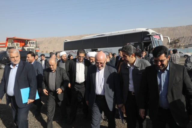 بازدید رییس و اعضای کمیسیون اصل نود مجلس از مجموعه معدنی، صنعتی گوهر زمین‎