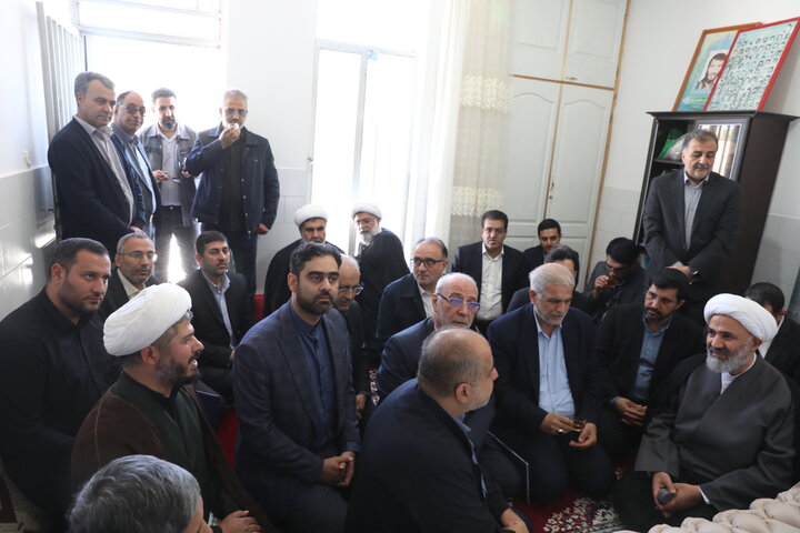 عیادت از مادر شهید زندی نیا