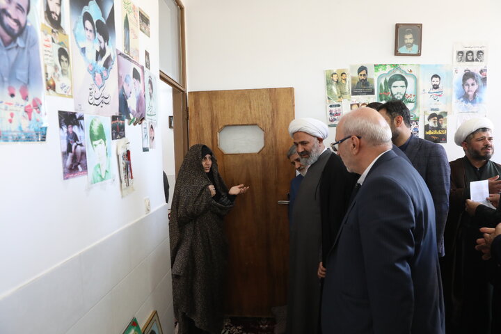 عیادت از مادر شهید زندی نیا