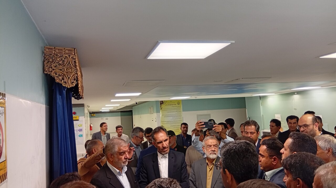 مشکلات بیمارستان شهدای رستم و کارخانه قند پیگیری شد