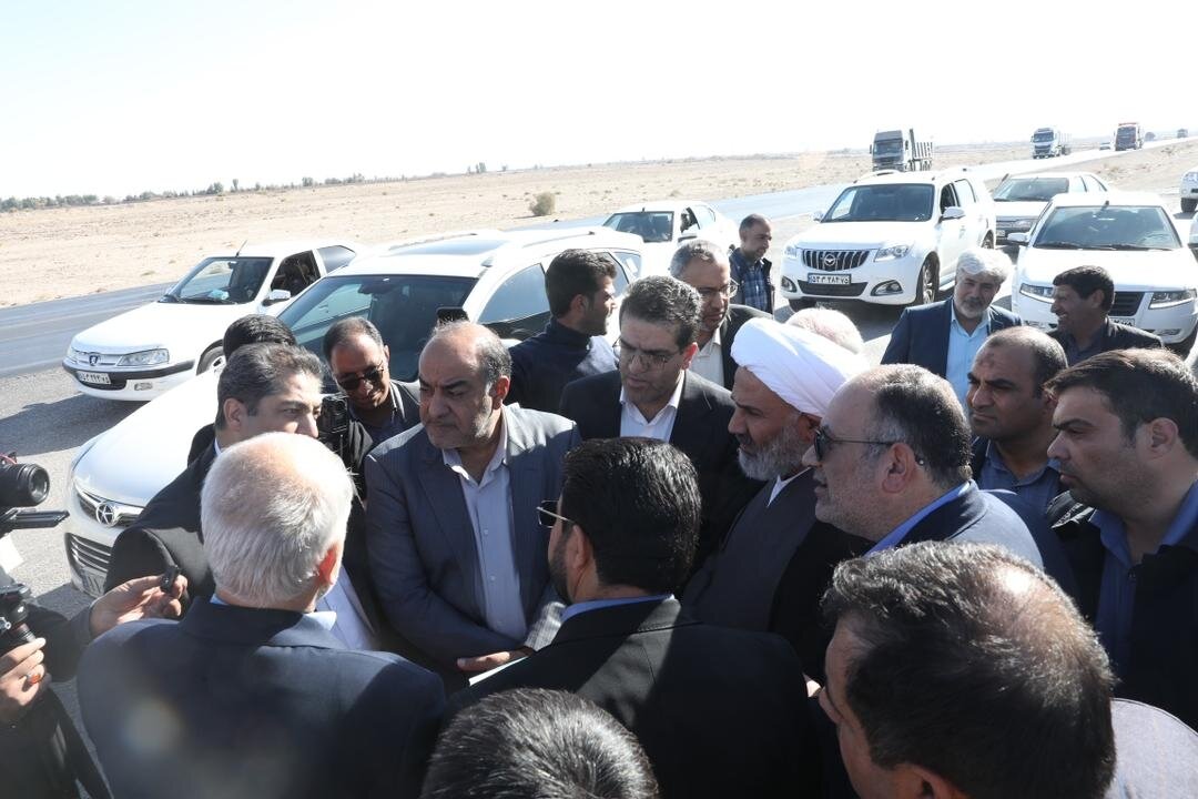 اعضای کمیسیون اصل نود از جاده کمربندی شرقی سیرجان بازدید کردند/ تصمیم‌گیری برای تسریع در رفع مشکلات ترافیکی و زیرساختی