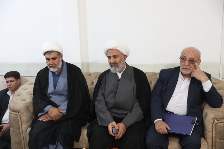 اعضا کمیسیون اصل نود با خانواده شهید شیرخانی