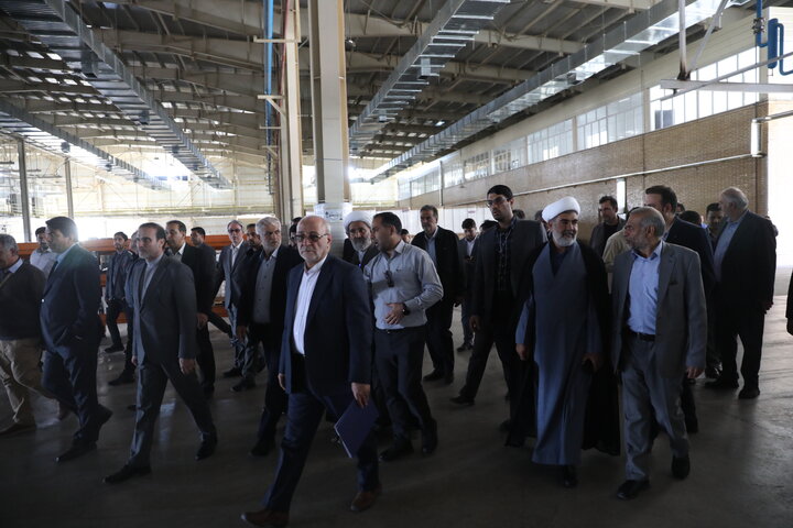 بازدید اعضا کمیسیون اصل نود از صنایع خودرو سازی استان کرمان