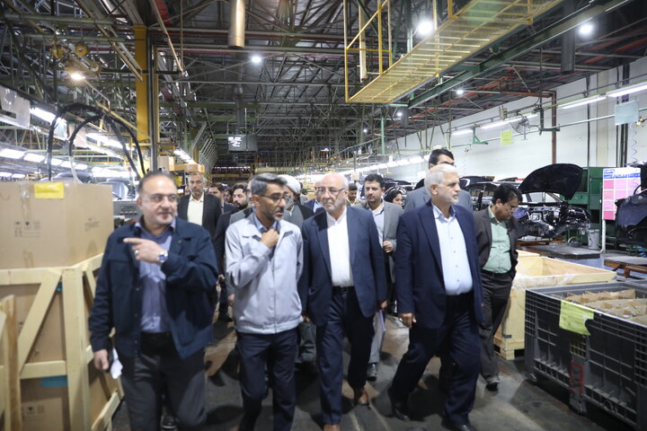 بازدید اعضا کمیسیون اصل نود از صنایع خودرو سازی استان کرمان