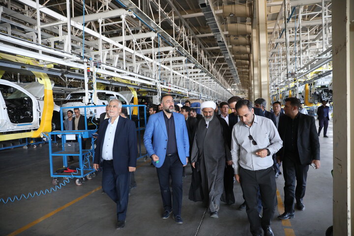 بازدید اعضا کمیسیون اصل نود از صنایع خودرو سازی استان کرمان