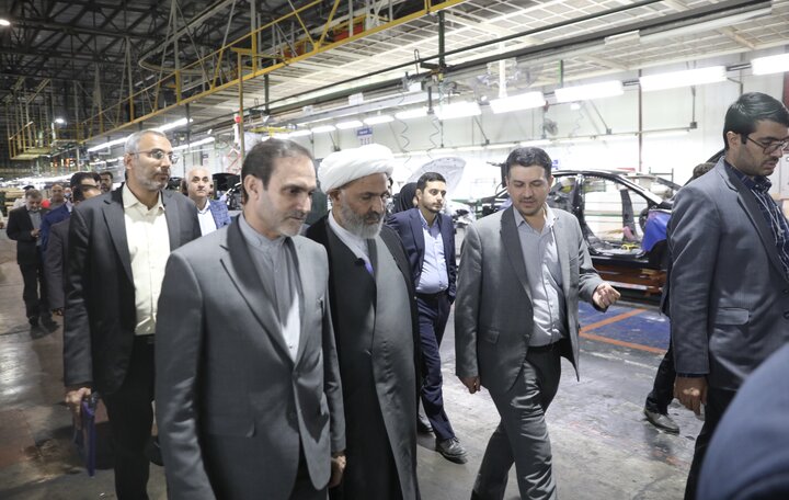 بازدید اعضا کمیسیون اصل نود از صنایع خودرو سازی استان کرمان