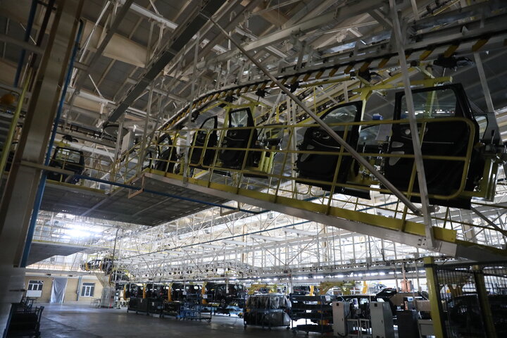 بازدید اعضا کمیسیون اصل نود از صنایع خودرو سازی استان کرمان