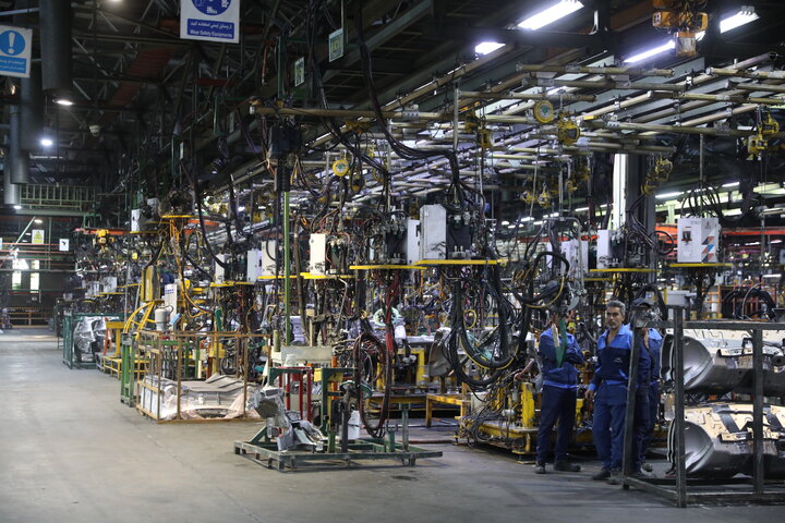 بازدید اعضا کمیسیون اصل نود از صنایع خودرو سازی استان کرمان