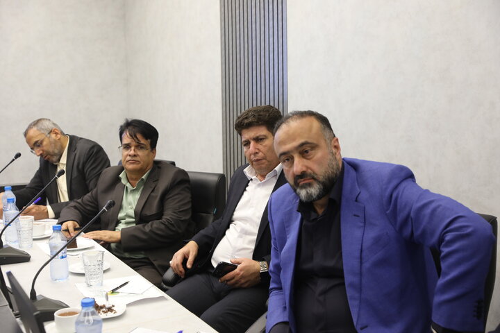 جلسه مشترک اعضا فراکسیون اصل نود با خودرو سازان استان کرمان