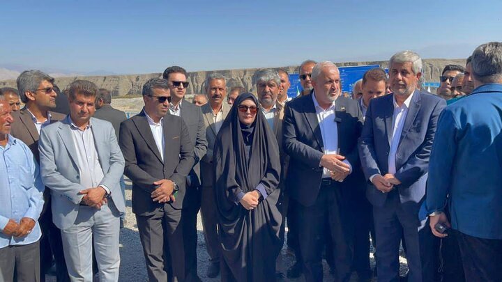 افتتاح سد انحرافی و کانال انتقال آب نجف‌آباد در جیرفت با حضور سعیدی