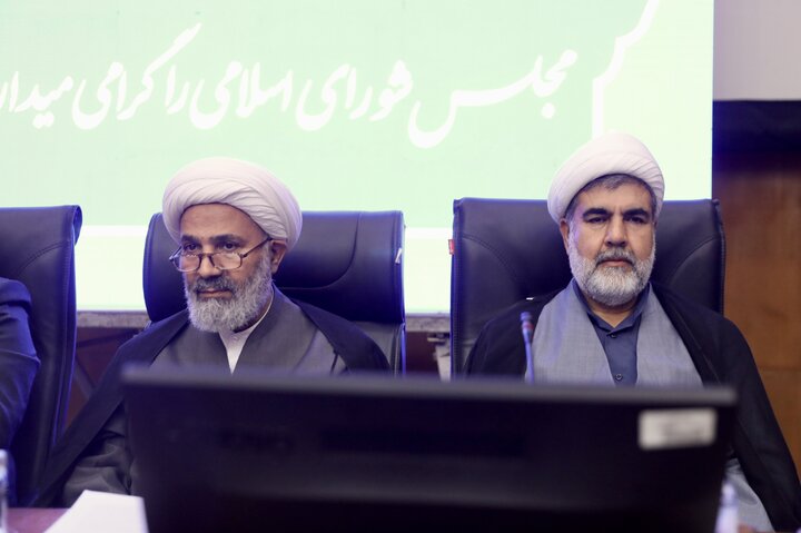 جلسه شورای اداری استان کرمان با حضور اعضا کمیسیون اصل نود