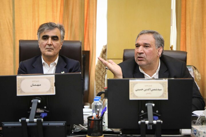 جلسه کمیسیون اقتصادی با حضور وزیر اقتصاد و رئیس کل بانک مرکزی