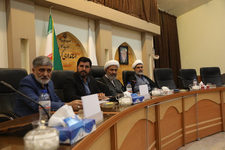 نشست خبری رییس کمیسیون اصل نود و نمایندگان استان کرمان با اصحاب رسانه