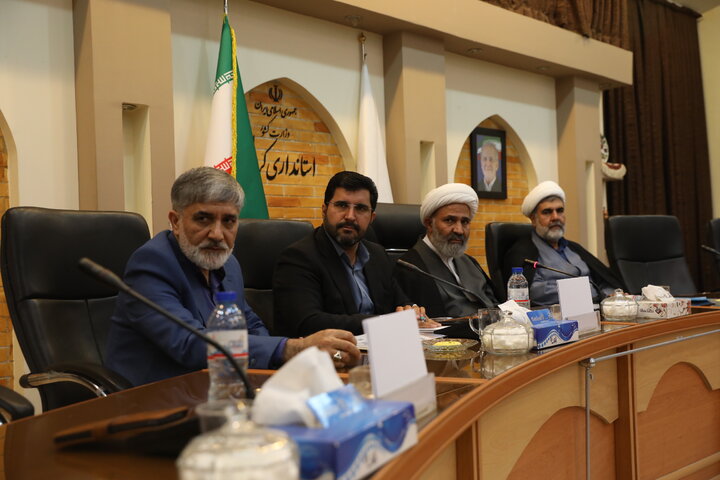 نشست خبری رییس کمیسیون اصل نود و نمایندگان استان کرمان با اصحاب رسانه