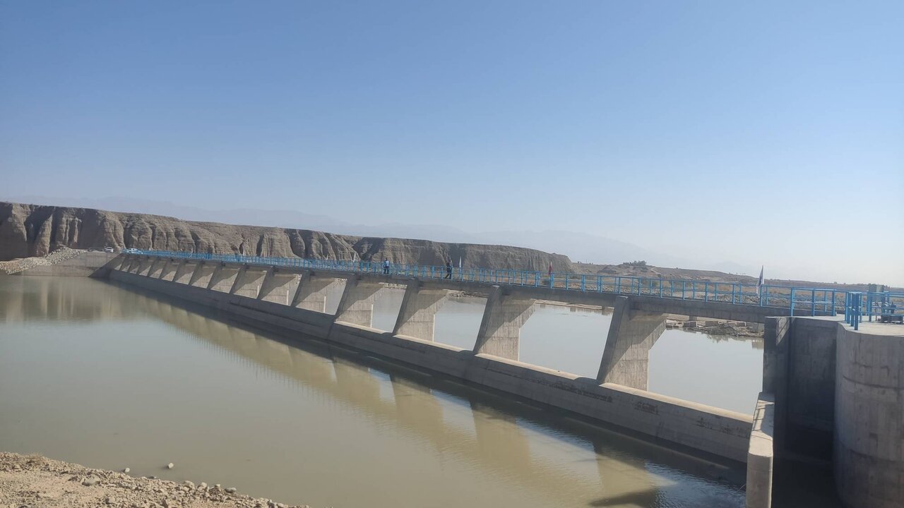 افتتاح سد انحرافی و کانال انتقال آب نجف‌آباد در جیرفت با حضور سعیدی